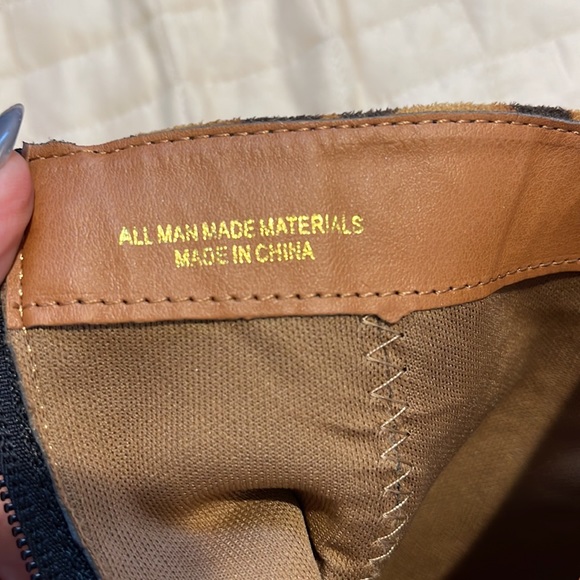 Cheetah print heeled booties - Picture 3 of 6